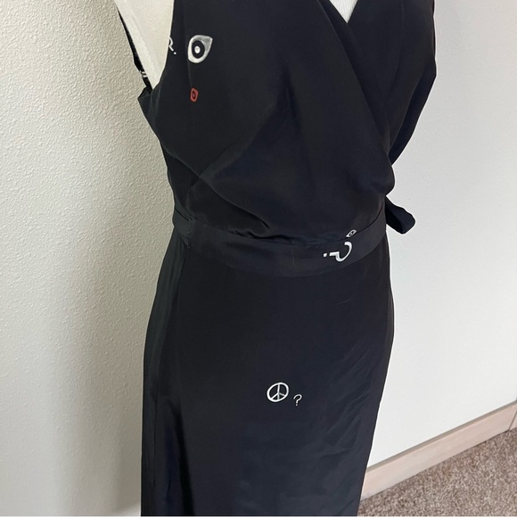 New VEDA Black Silk Adjustable Strap Peace Dress NWT Graphic Casual Women Medium - Picture 3 of 14